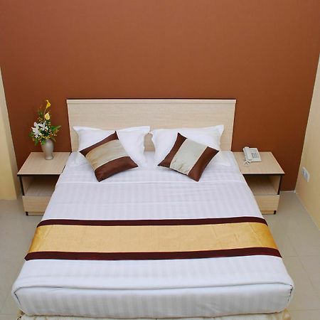 Hotel 72 Γιανγκόν Εξωτερικό φωτογραφία