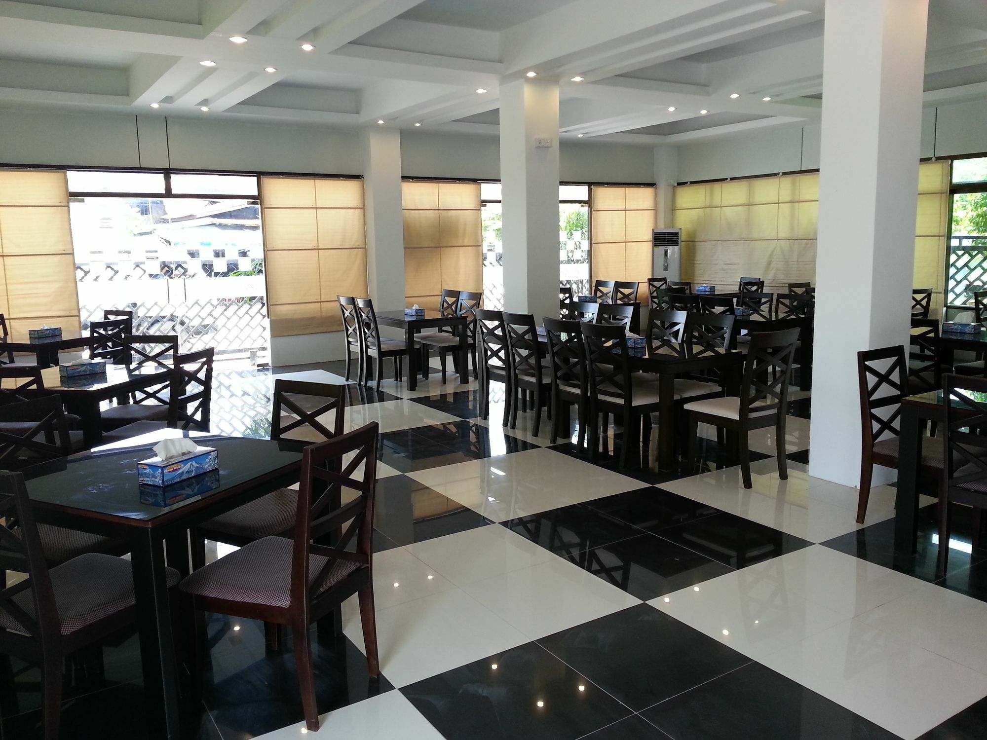 Hotel 72 Γιανγκόν Εξωτερικό φωτογραφία
