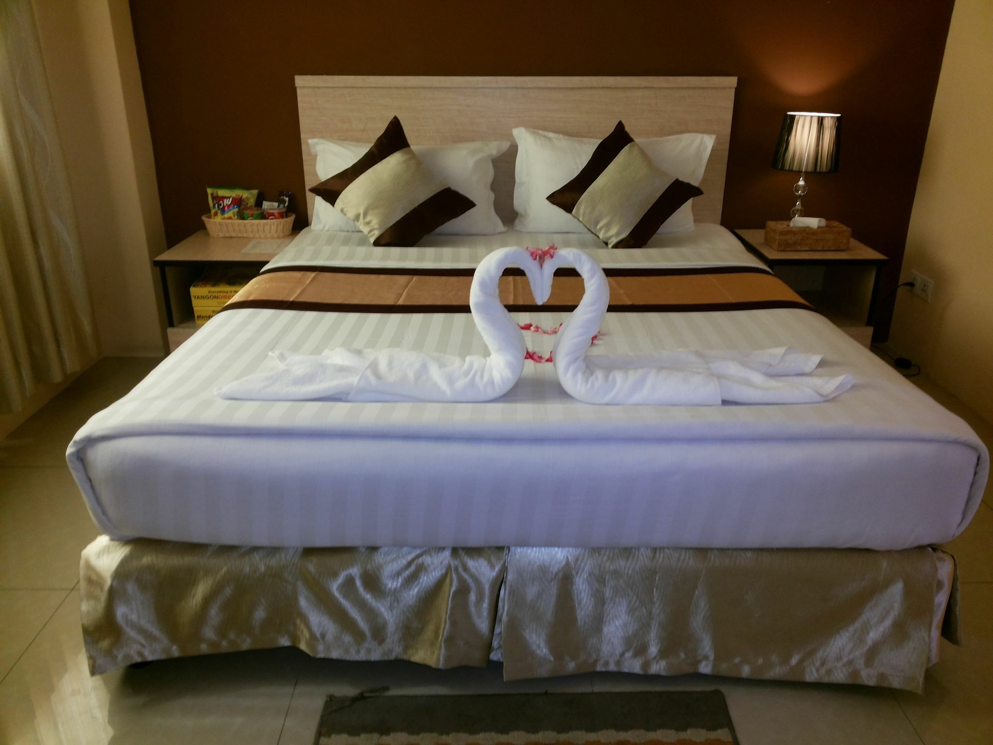 Hotel 72 Γιανγκόν Εξωτερικό φωτογραφία