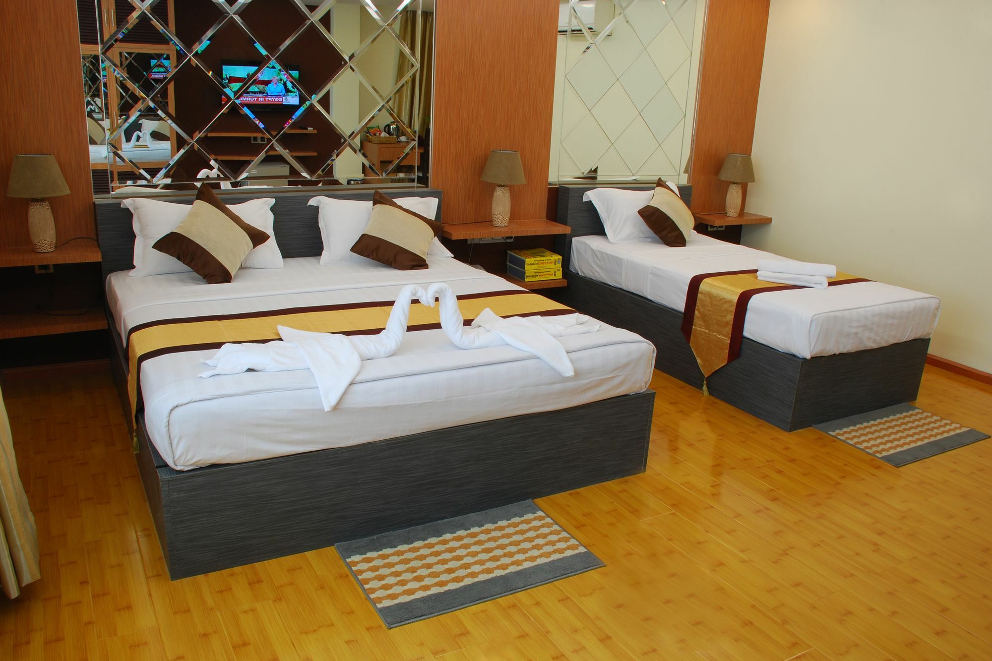 Hotel 72 Γιανγκόν Εξωτερικό φωτογραφία